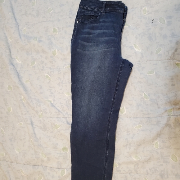 Chico's So Slimming Ankle Jeans - Picture 8 of 10